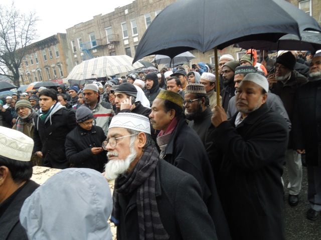 Mourners for Mahiuddin Mahmud