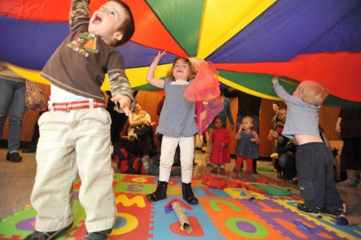 public library kids playing