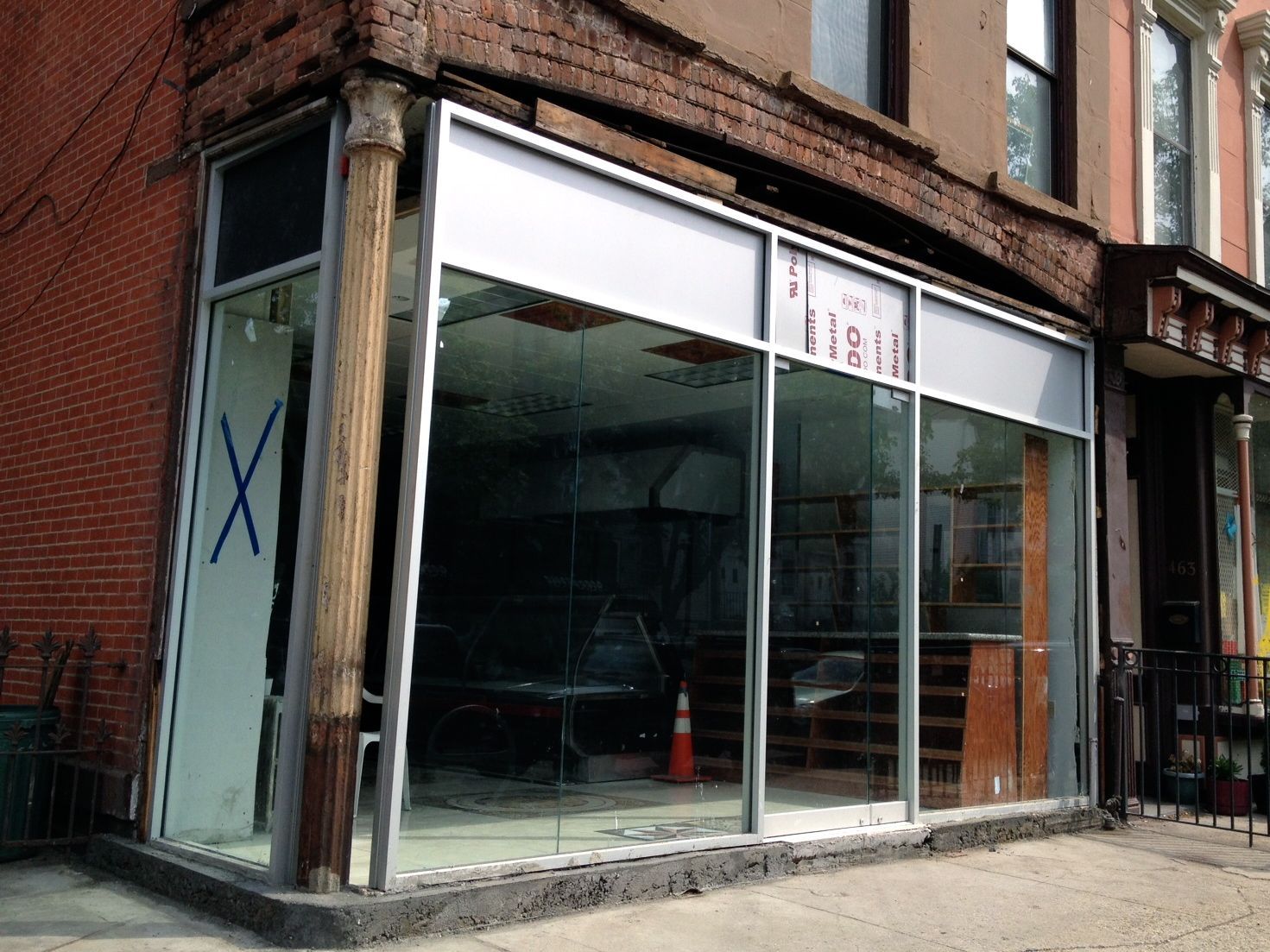 New Deli Replacing Old One On 6th Avenue?