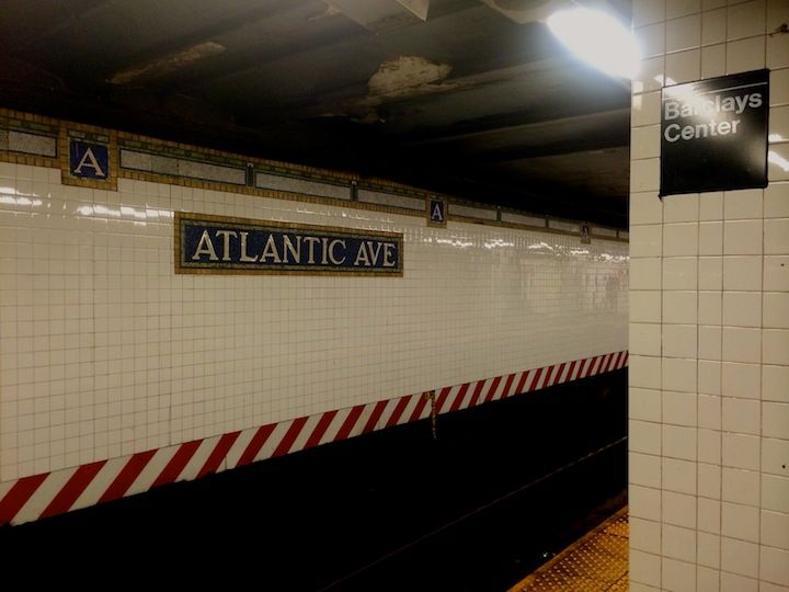 atlantic barclays center subway train platform