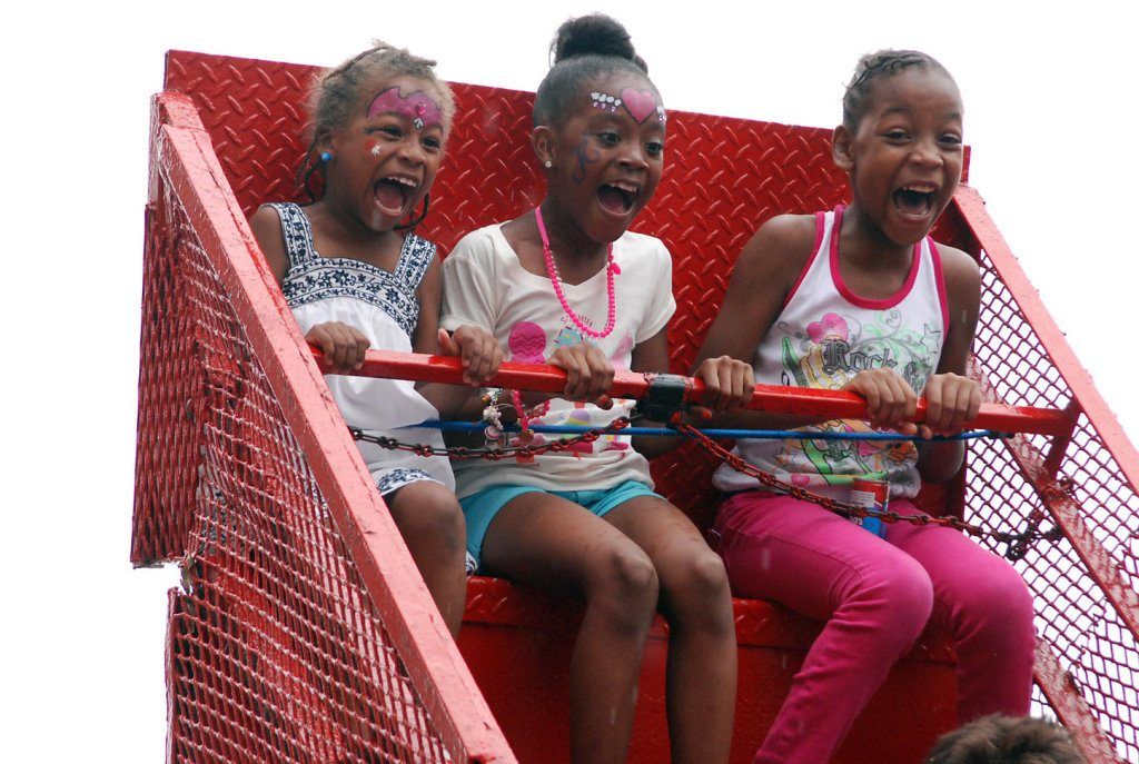 rsz_flatbush_avenue_street_fair_kids_on_ride.jpg