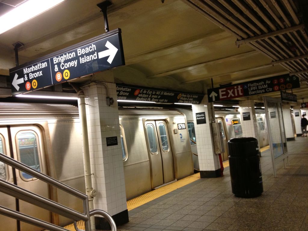 B/Q train at Atlantic Avenue platform