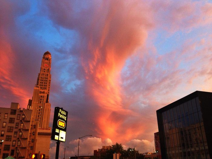 sunset over williamsburgh bank building by ocabreraphotos