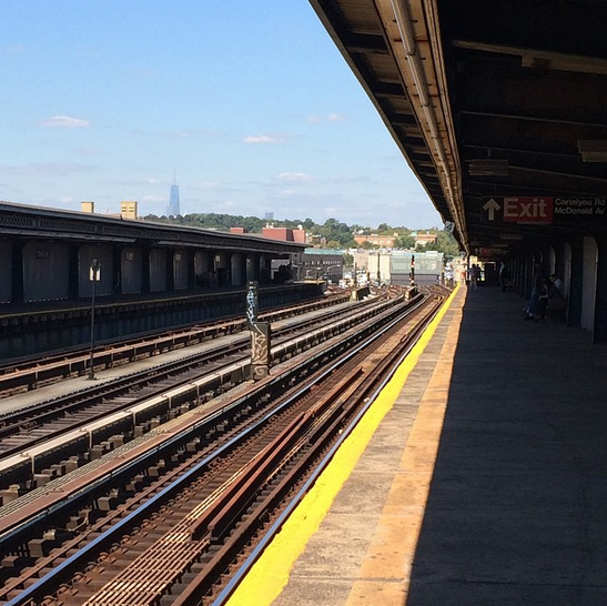 F train subway station