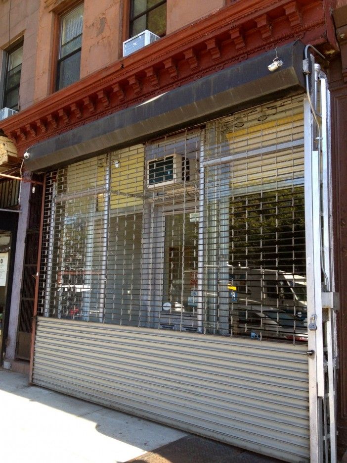 Now Closed: Razor, 329 5th Avenue