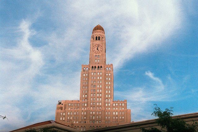 1 hanson place williamsburgh bank tower by Francisco Daum