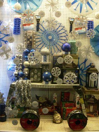 Almac holiday display 5