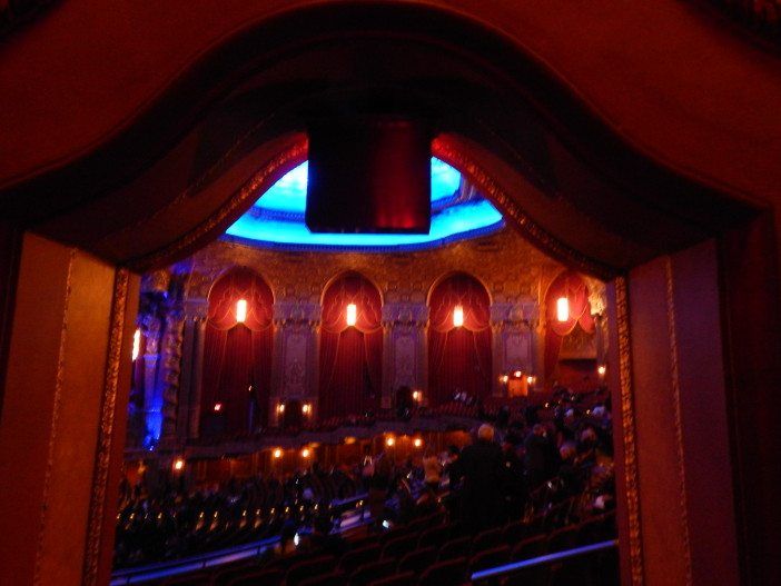 Diana Ross Kings Theatre looking into audience