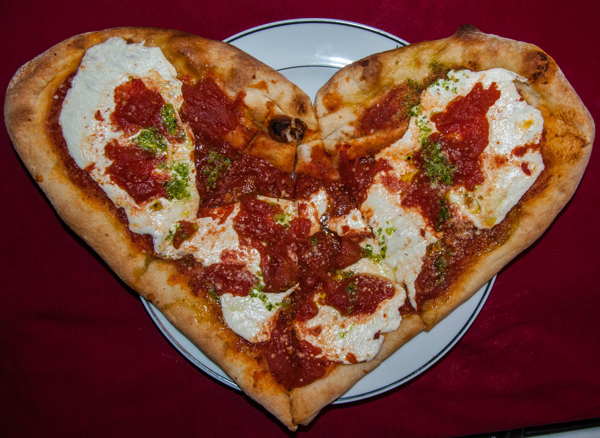 D'Amore's HeartShaped Pizza Is A Perfect Valentine's Day Dinner The