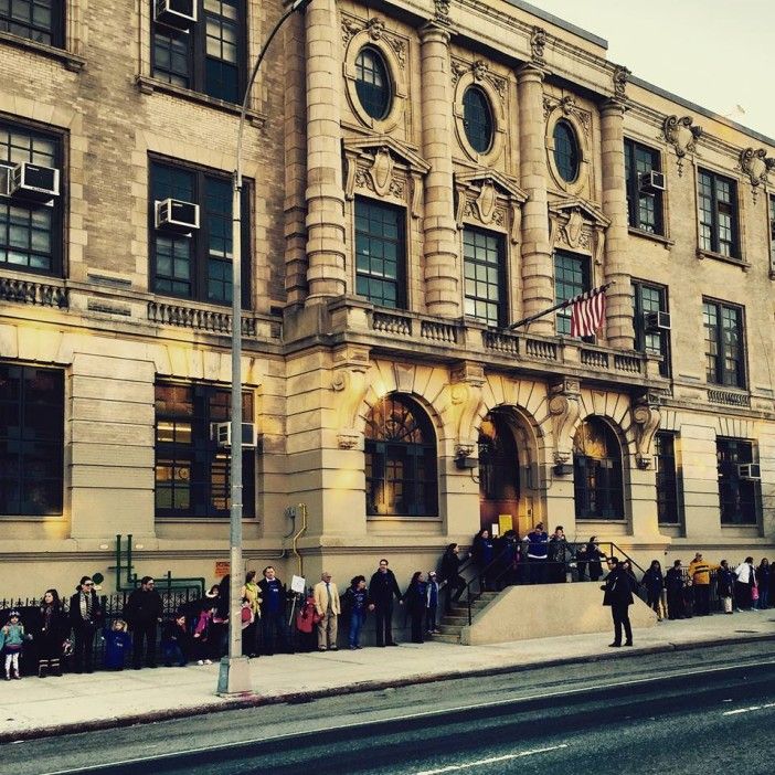 The protest line at PS 124. Photo courtesy of PS 124 parent Dayna Solomon.