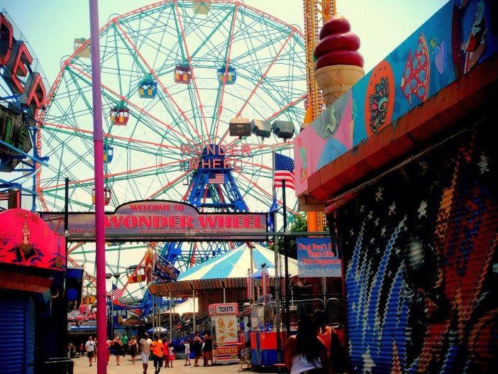 Dino's Wonder Wheel today. Photo by Elise Feinstein.