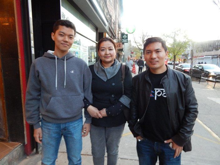 (Left to right) Neighbors Dawa Sherpa,  Saroja Sherpa, and Singi Gurung