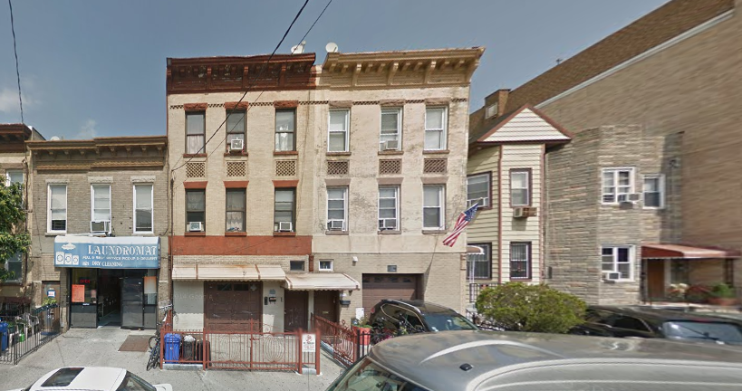 Three men broke into a second-floor apartment on 39th Street Saturday night. Photo via Google Maps.