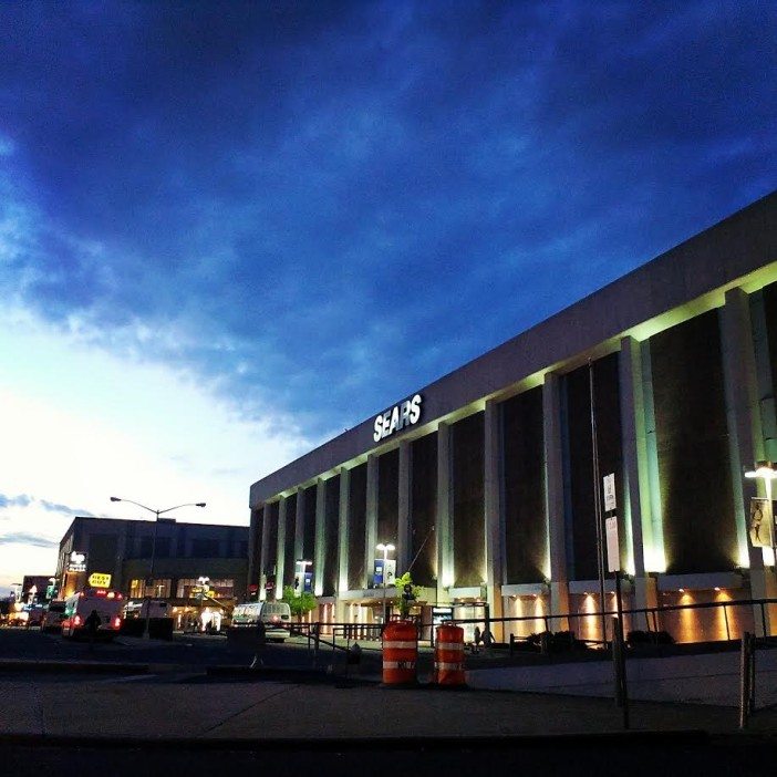 Kings Plaza never looked so pretty. Except when this photo was taken. Photo by Erica Sherman.