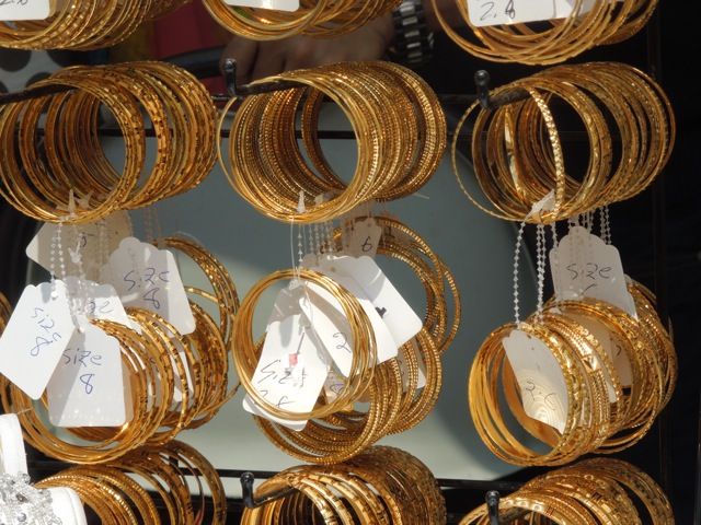 Golde bangles