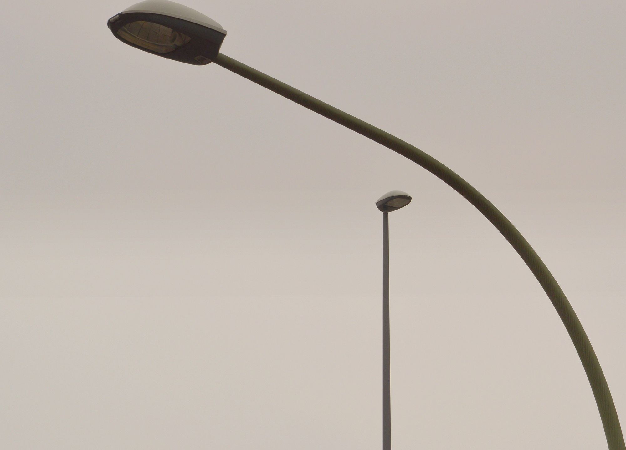 Colton Calls Out DOT For Dangerous Street Lamp Placement On Belt Parkway
