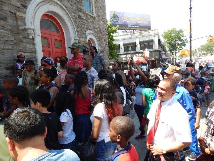 Flatbush Avenue Street Fair magician crowd