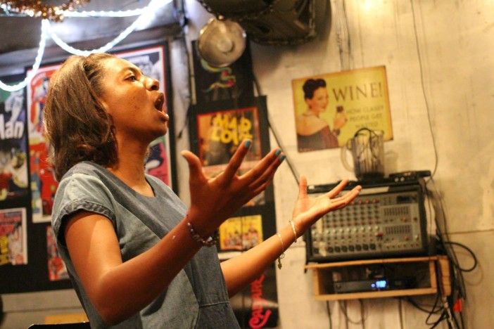 Opera on Tap singer Joy Jones belts out a tune at Freddy's. Photo by Florent Biais