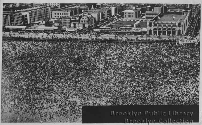 An arial view of Coney Island in the 1930s. 