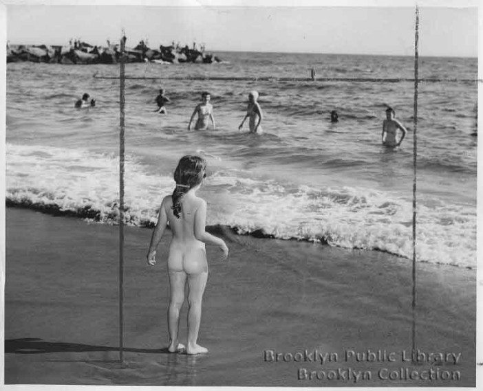 A young streaker in 1949. (Photo by Al Lambert via Brooklyn Visual Heritage)