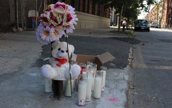 A memorial near where Jadann Williams was killed on E. 22nd Street in August. (Photo by Shannon Geis/Ditmas Park Corner)