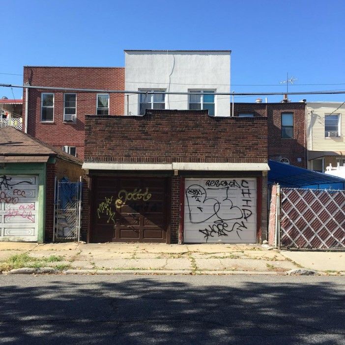 graffiti on garage