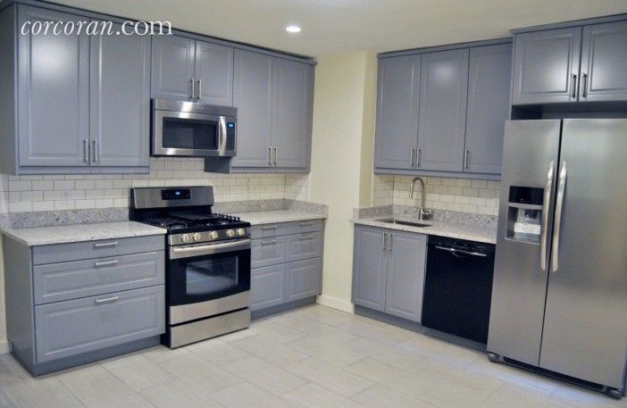 Photo by <a href="http://www.corcoran.com/nyc/Listings/Display/3509937">Corcoran Group Real Estate</a>