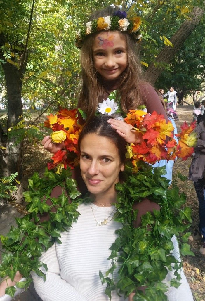 Nicole and Antonia the tree. (Photo by Fort Greene Focus)