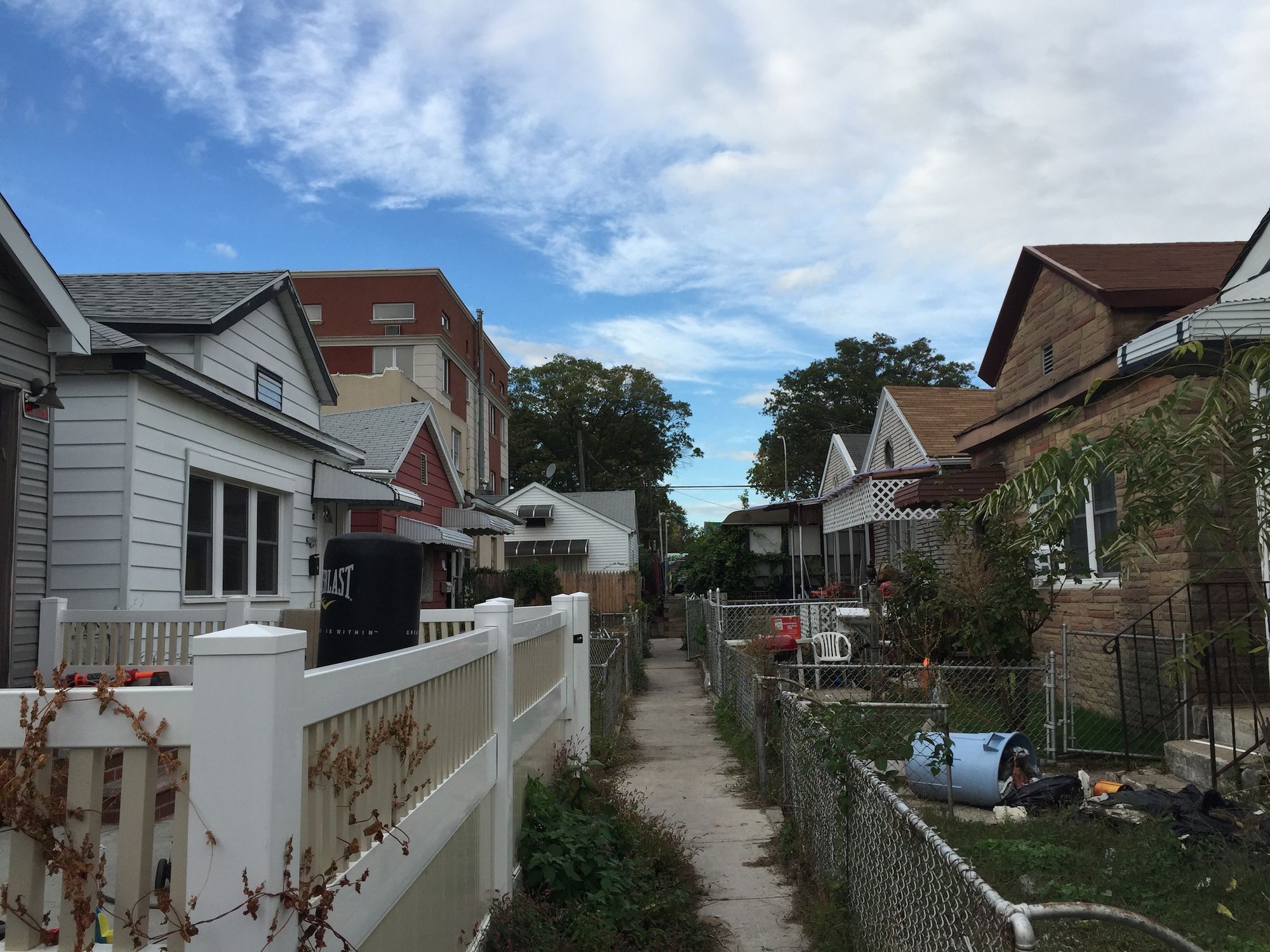 The bungalows between Brown and Batchelder streets. (Photo: Hayley Lind)