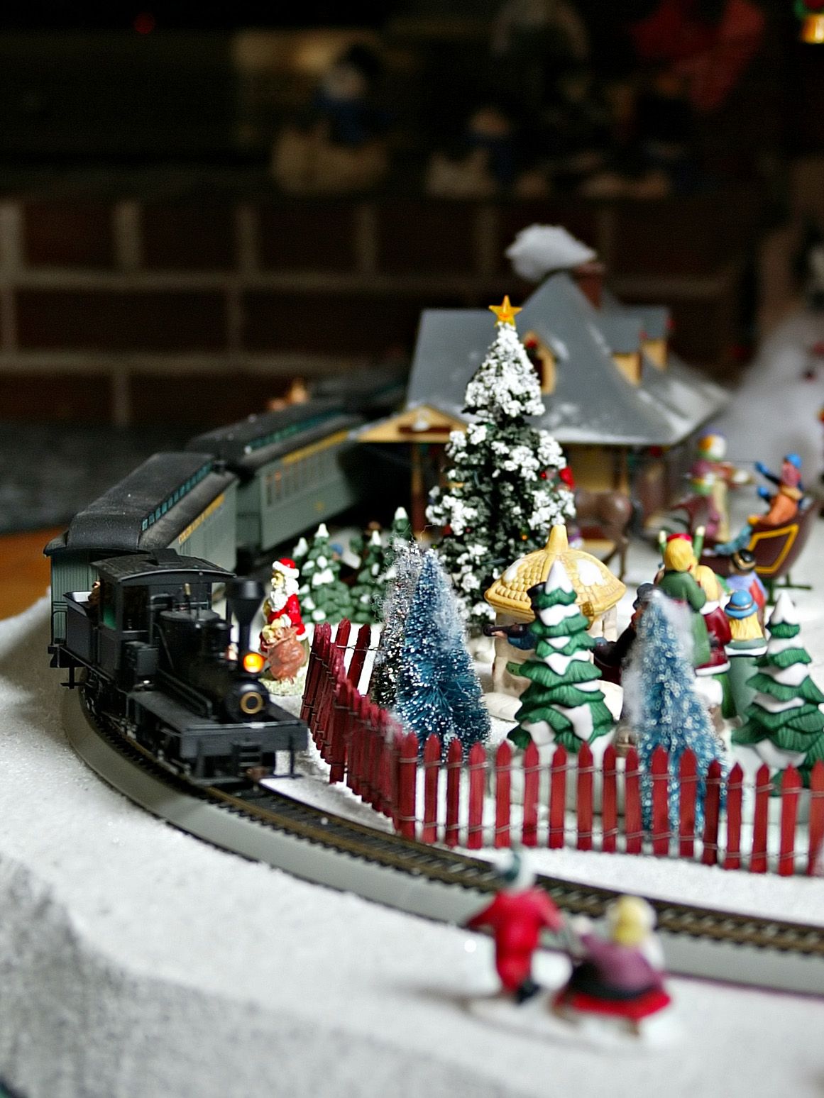 Things To Do With The Kids, Through December 15: Holiday Train Show, Funkijam Family Musical, And Make Your Own Kwanzaa Wreaths