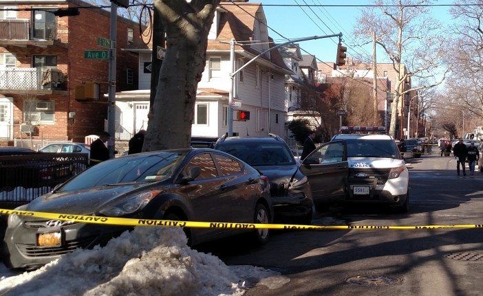 Cops say the suspects used a Jeep Cherokee to flee the robbery. (Photo: Alex Ellefson / Sheepshead Bites)