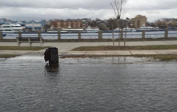 Shore Boulevard in Manhattan Beach was flooded during the high tide. (Photo: Councilman Chaim Deutsch / Facebook)