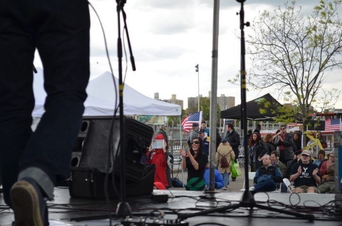 Neighbors braved less than favorable weather for Bayfest 2016. (Photo: Alex Ellefson / Sheepshead Bites)