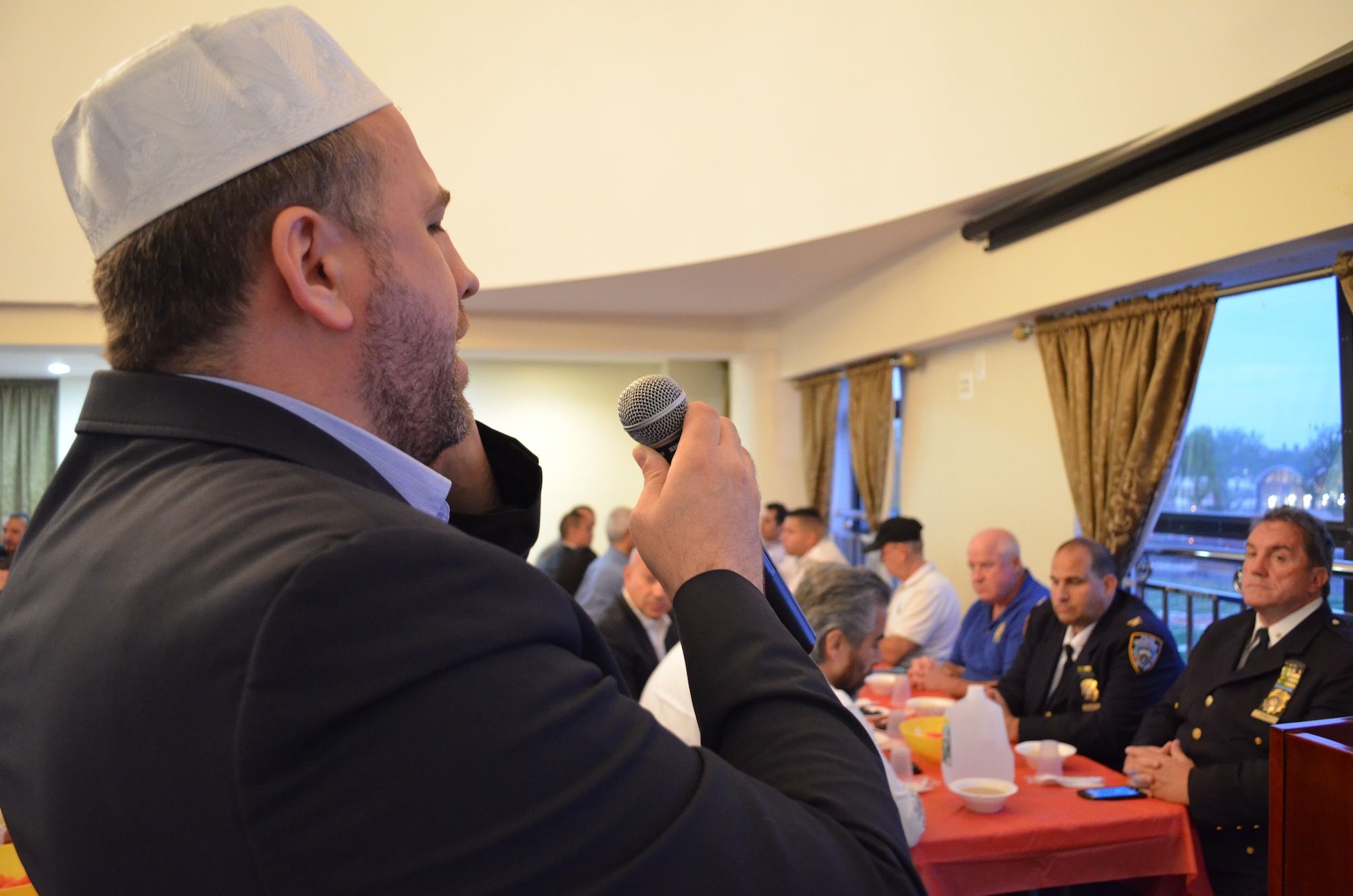 Police officers participated in an iftar dinner at the  Turkish American Eyüp Sultan Cultural Center. (Photo: Alex Ellefson / Sheepshead Bites)