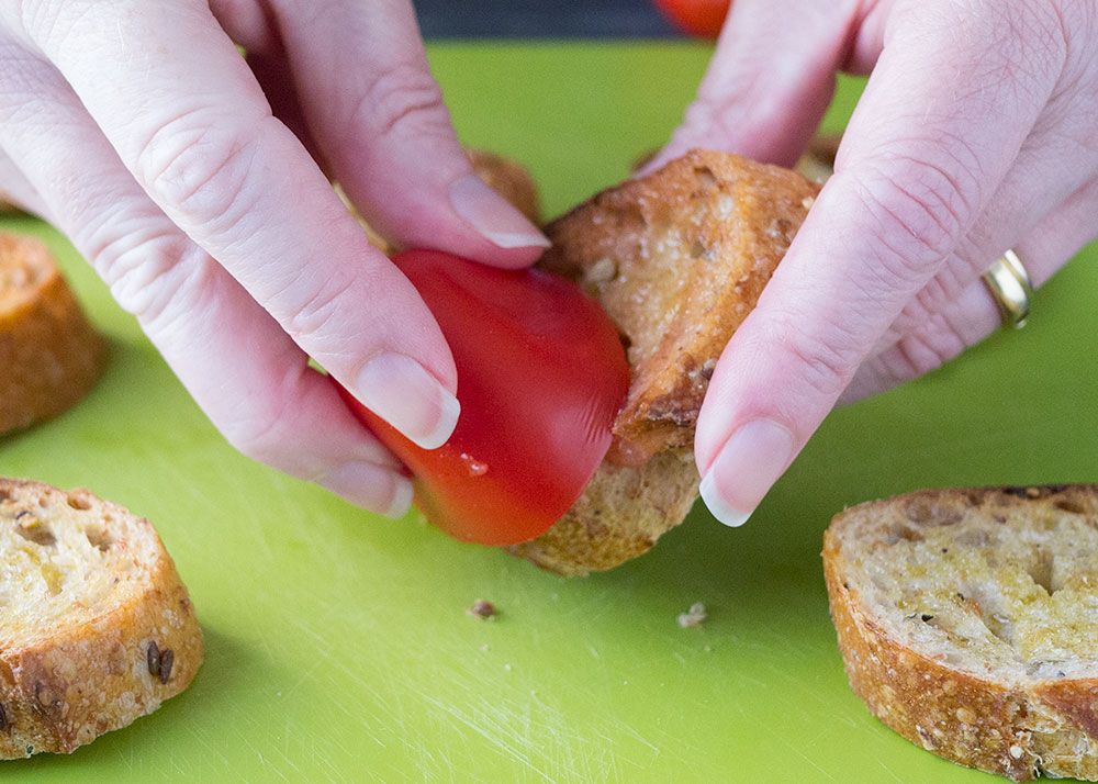 GMKT-tomato-crostini-4