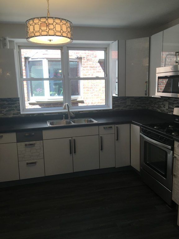 This kitchen is real and spectacular. (Courtesy Zillow/Igor Libo of Ilite Realty Co.)