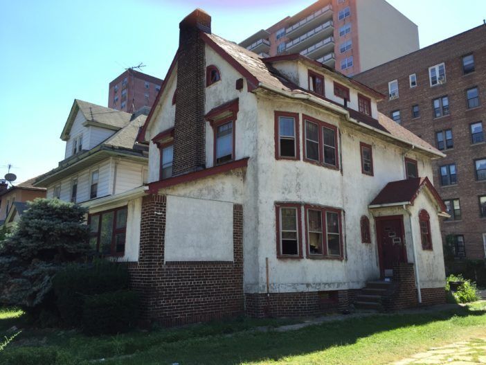 190 East 7th Street, August 2016. (Photo by Ditmas Park Corner)