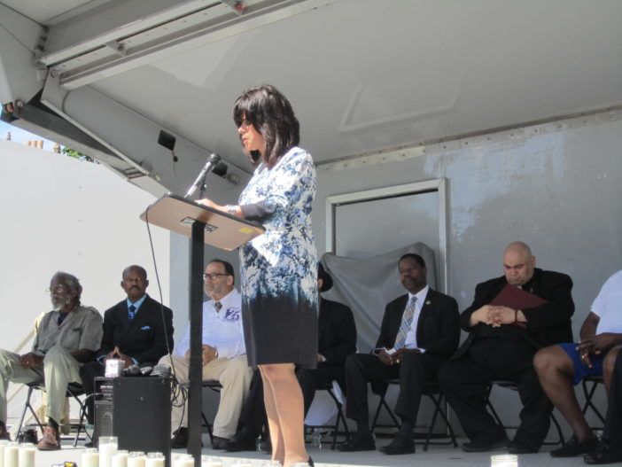 Community organizer Devorah Halberstam addresses the crowd (Photo: Elizabeth Elizalde / Fort Greene Focus)