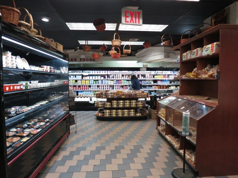 A day before Meats Supreme's last day in business in October, the shelves were fully stocked. (Photo by Hannah Frishberg/Bensonhurst Bean)