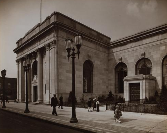 The Dime Savings Bank Bensonhurst branch on 86th Street and 19th Avenue, undated. (Photo via NYPL)