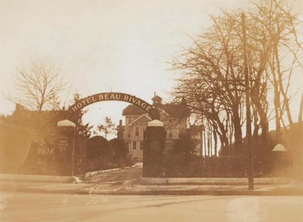 Emmons Avenue opposite Coyle Street, showing Beau Rivage, "owned by Gulotti and Vannini in 1922 and by W.E. Morson and Popper in 1925," in 1923. (Photo via Eugene L. Armbruster Collection courtesy NYPL)