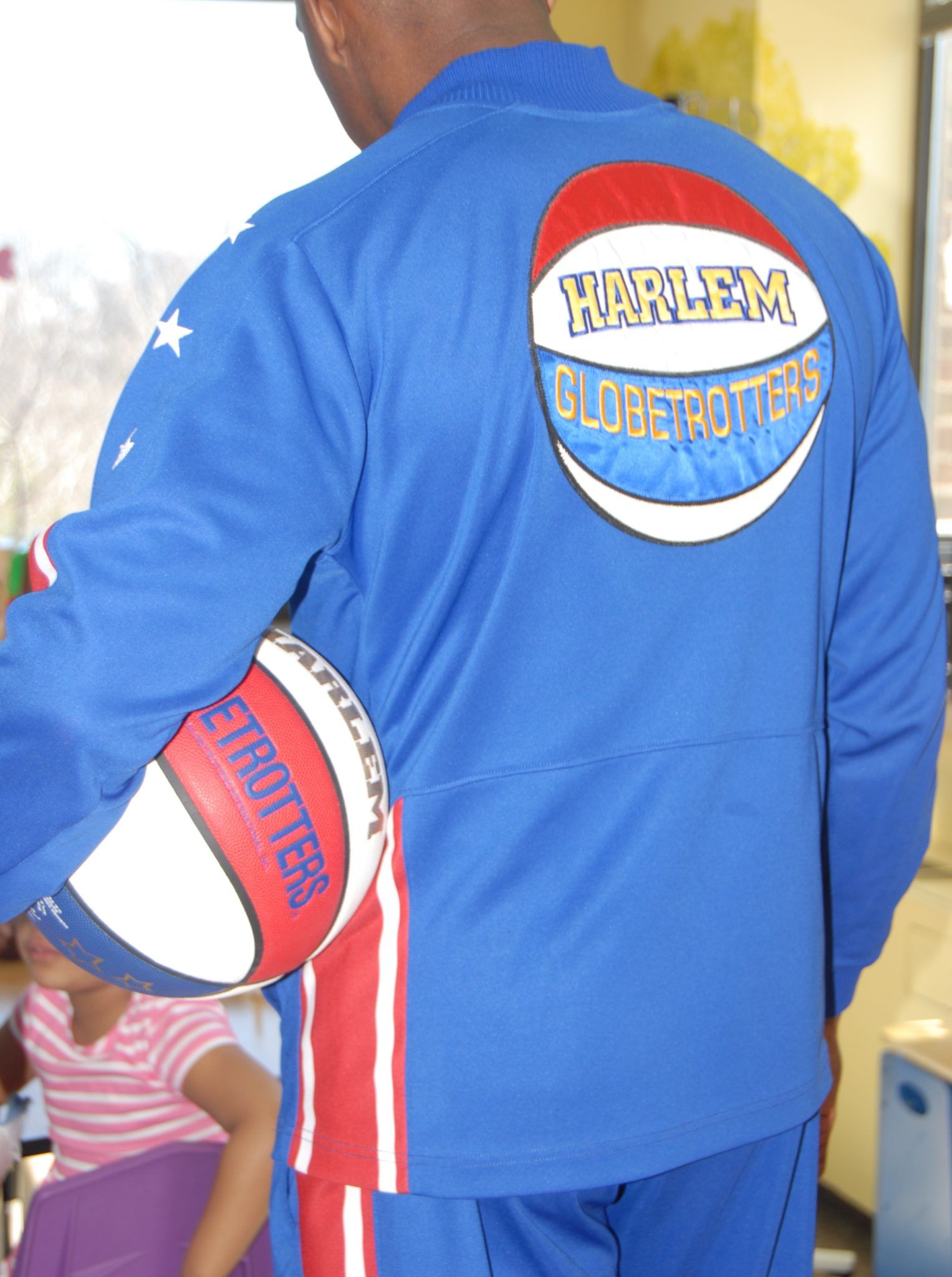 Harlem Globetrotters Surprise Pediatric Patients At The Brooklyn Hospital Center